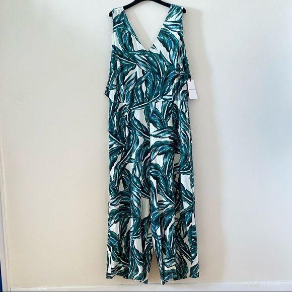 NWT Who What Wear Linen Palm Print Jumpsuit - Picture 3 of 6